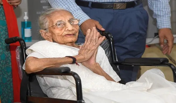 पूर्व PM एच. डी. देवेगौड़ा ने प्रधानमंत्री मोदी की मां के निधन पर शोक व्यक्त किया